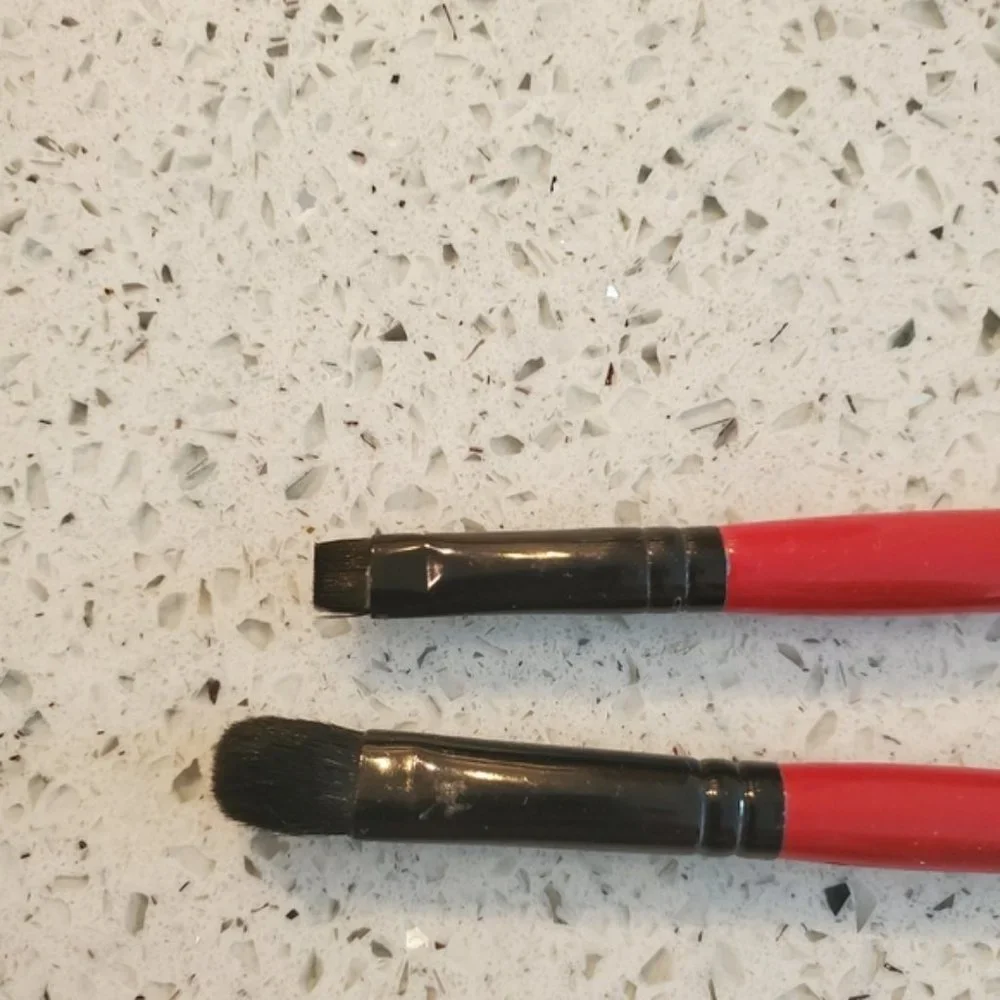 Set 2 Smashbox Brushes 28 Eye Liner Brush 32 Eyeshadow Makeup Cosmetic Red Black